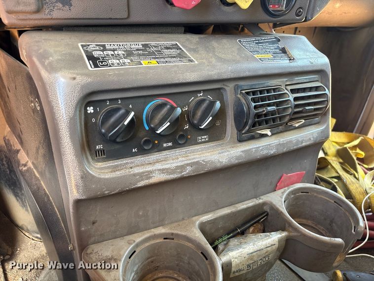 image for item EU0833 2005 Mack CHN dump truck