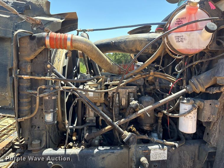 image for item EU0833 2005 Mack CHN dump truck