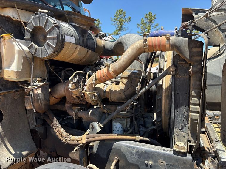 image for item EU0833 2005 Mack CHN dump truck