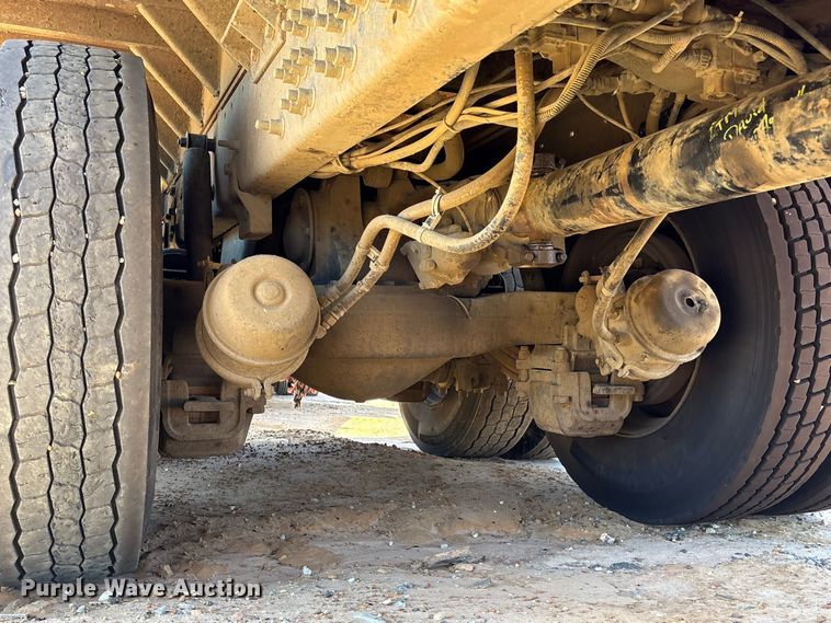 image for item EU0833 2005 Mack CHN dump truck