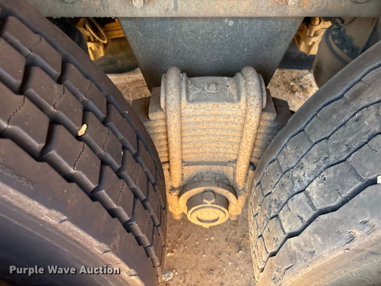 image for item EU0833 2005 Mack CHN dump truck