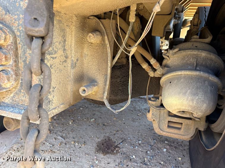 image for item EU0833 2005 Mack CHN dump truck
