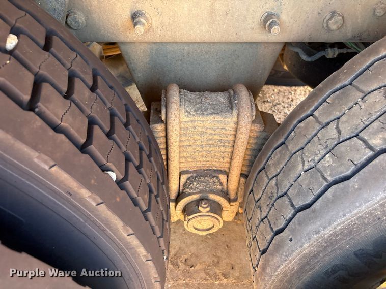 image for item EU0833 2005 Mack CHN dump truck
