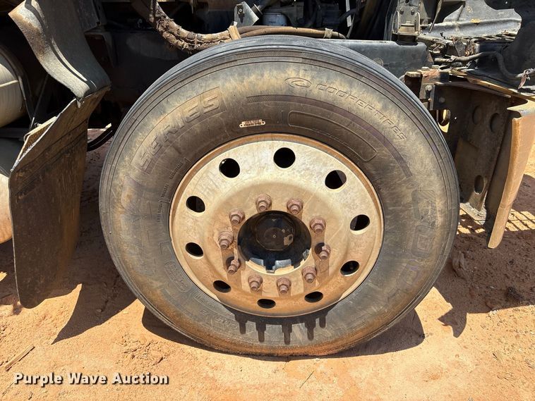 image for item EU0833 2005 Mack CHN dump truck