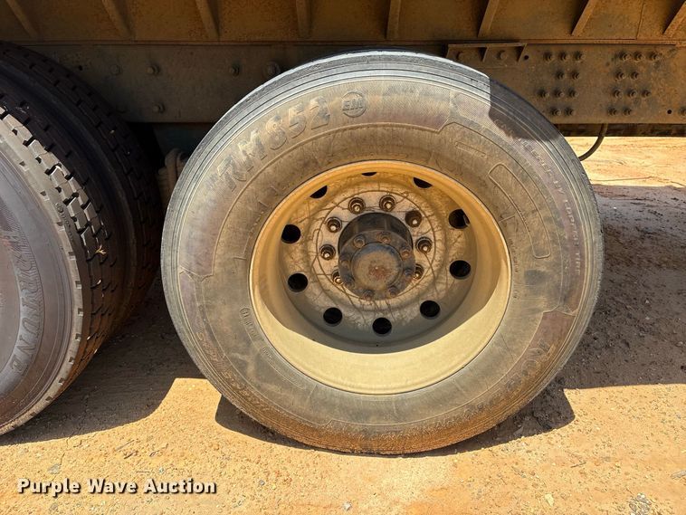 image for item EU0833 2005 Mack CHN dump truck