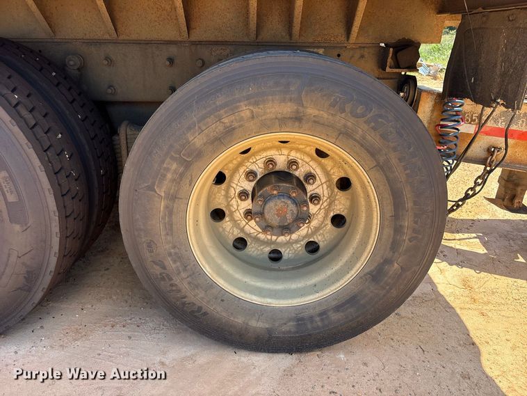 image for item EU0833 2005 Mack CHN dump truck