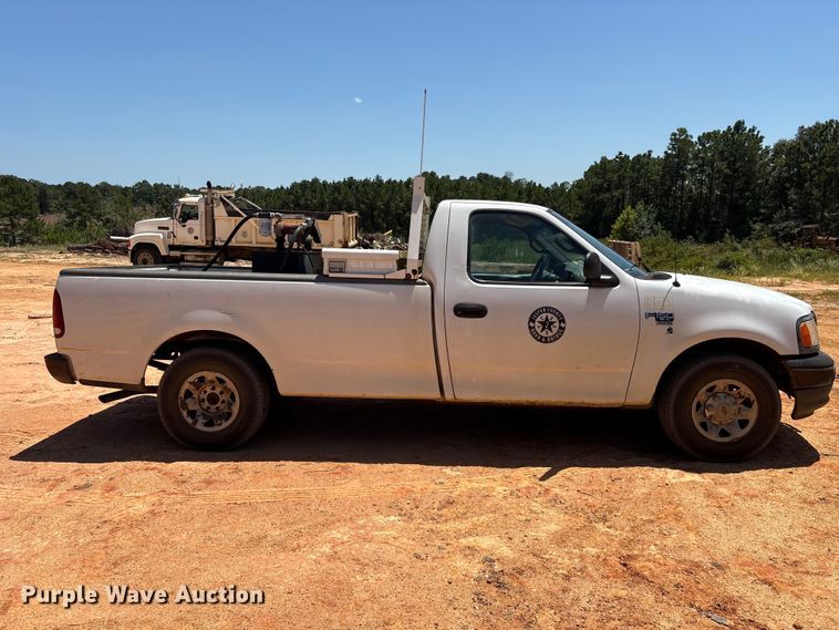 image for item EU0834 2001 Ford F150 pickup truck