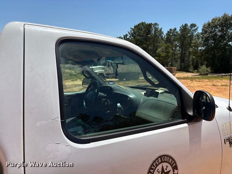 image for item EU0834 2001 Ford F150 pickup truck