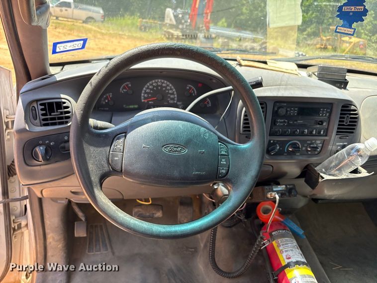 image for item EU0834 2001 Ford F150 pickup truck