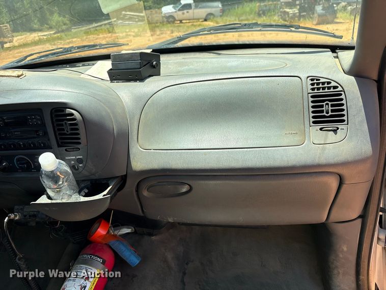 image for item EU0834 2001 Ford F150 pickup truck