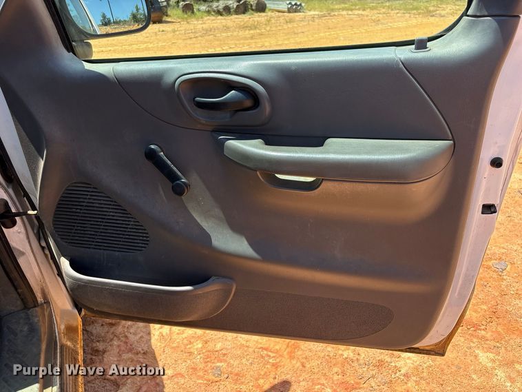 image for item EU0834 2001 Ford F150 pickup truck