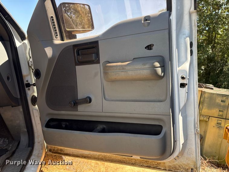 image for item EU0835 2007 Ford F150 Ext. Cab pickup truck
