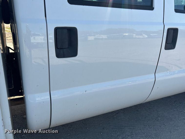 image for item EU0836 2014 Ford F250 Super Duty Crew Cab utility bed pickup truck