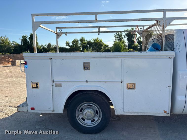 image for item EU0836 2014 Ford F250 Super Duty Crew Cab utility bed pickup truck