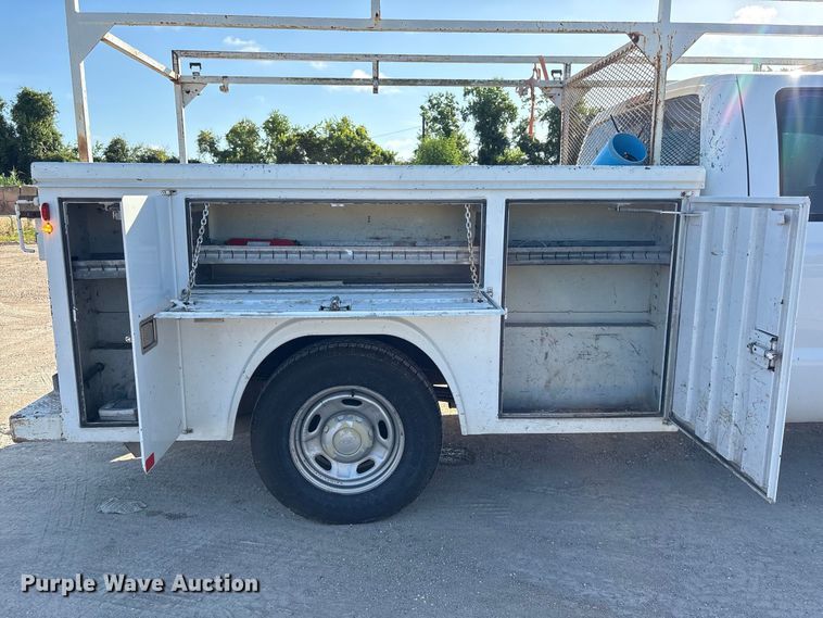 image for item EU0836 2014 Ford F250 Super Duty Crew Cab utility bed pickup truck