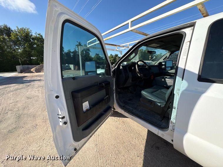 image for item EU0836 2014 Ford F250 Super Duty Crew Cab utility bed pickup truck
