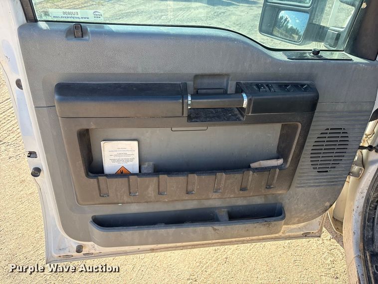 image for item EU0836 2014 Ford F250 Super Duty Crew Cab utility bed pickup truck