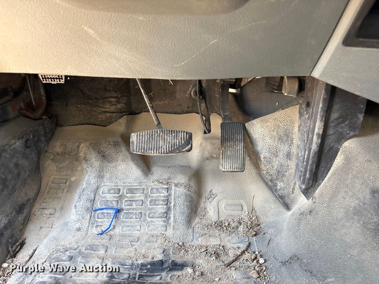 image for item EU0836 2014 Ford F250 Super Duty Crew Cab utility bed pickup truck
