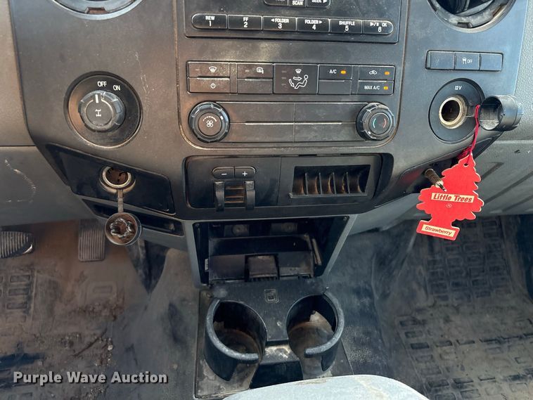 image for item EU0836 2014 Ford F250 Super Duty Crew Cab utility bed pickup truck