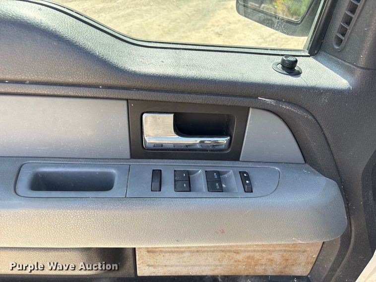 image for item EU0840 2013 Ford F150 Ext. Cab pickup truck
