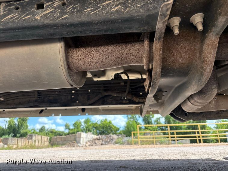 image for item EU0841 2014 Ford F250 Super Duty Crew Cab utility bed pickup truck