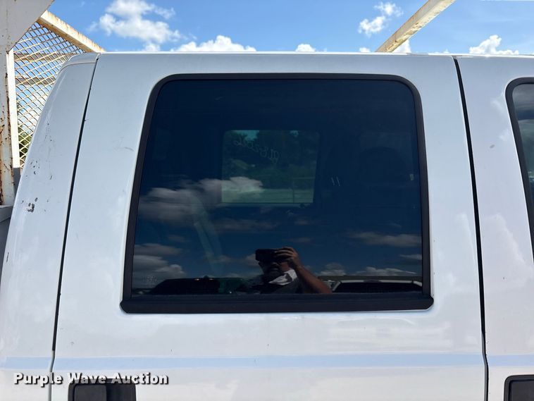 image for item EU0841 2014 Ford F250 Super Duty Crew Cab utility bed pickup truck
