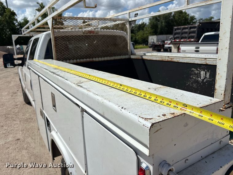 image for item EU0841 2014 Ford F250 Super Duty Crew Cab utility bed pickup truck