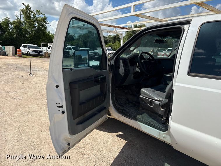 image for item EU0841 2014 Ford F250 Super Duty Crew Cab utility bed pickup truck