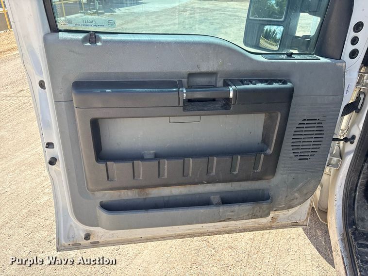 image for item EU0841 2014 Ford F250 Super Duty Crew Cab utility bed pickup truck