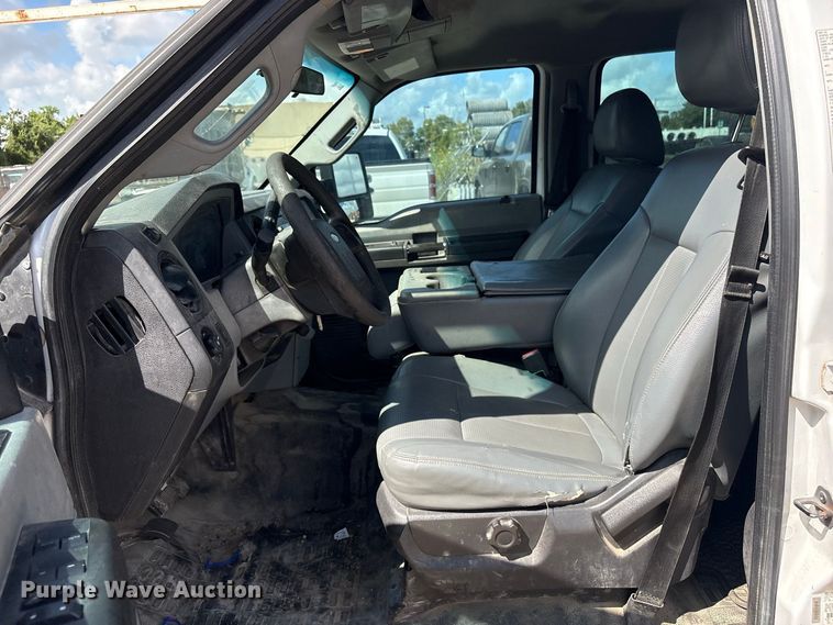 image for item EU0841 2014 Ford F250 Super Duty Crew Cab utility bed pickup truck