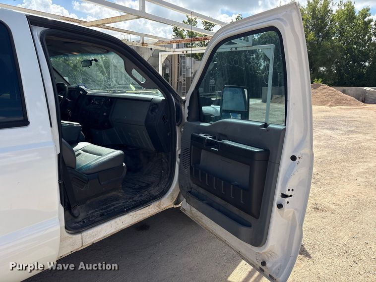 image for item EU0841 2014 Ford F250 Super Duty Crew Cab utility bed pickup truck
