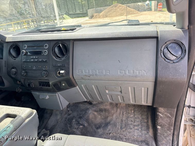 image for item EU0841 2014 Ford F250 Super Duty Crew Cab utility bed pickup truck