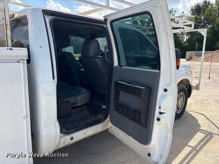 image for item EU0841 2014 Ford F250 Super Duty Crew Cab utility bed pickup truck