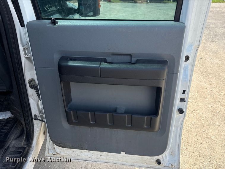 image for item EU0841 2014 Ford F250 Super Duty Crew Cab utility bed pickup truck