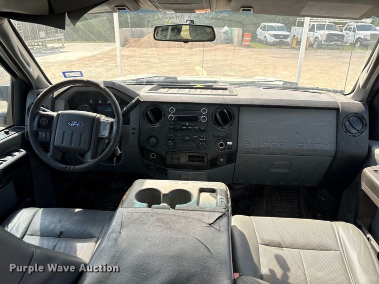 image for item EU0841 2014 Ford F250 Super Duty Crew Cab utility bed pickup truck
