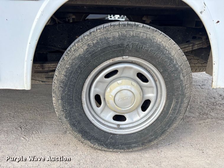 image for item EU0841 2014 Ford F250 Super Duty Crew Cab utility bed pickup truck