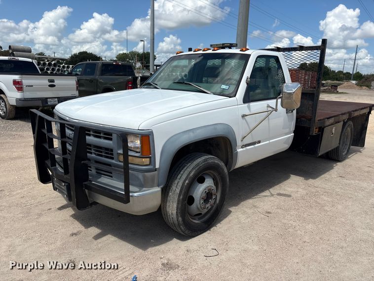image for item EU0843 1998 Chevrolet C3500 flatbed truck