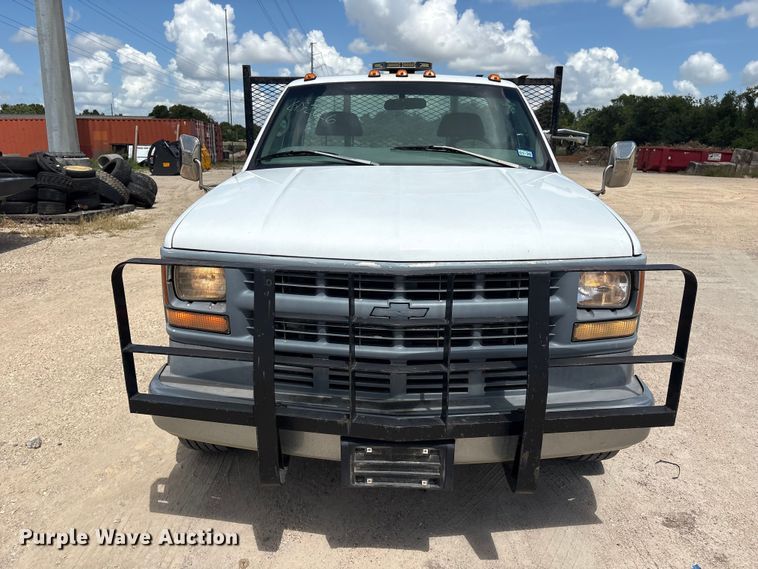 image for item EU0843 1998 Chevrolet C3500 flatbed truck