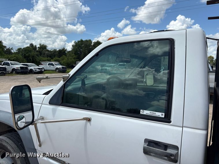 image for item EU0843 1998 Chevrolet C3500 flatbed truck