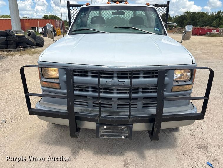 image for item EU0843 1998 Chevrolet C3500 flatbed truck