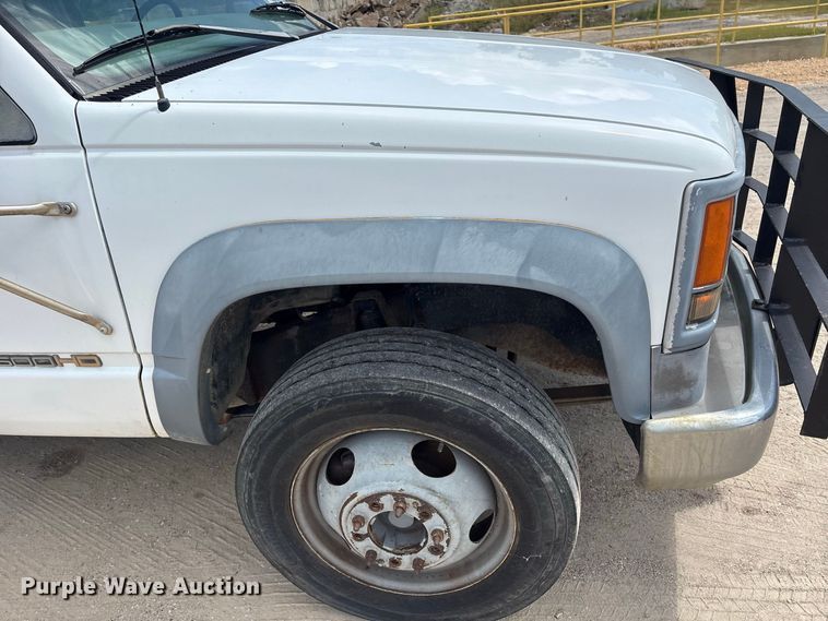 image for item EU0843 1998 Chevrolet C3500 flatbed truck