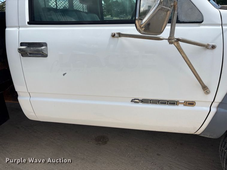 image for item EU0843 1998 Chevrolet C3500 flatbed truck