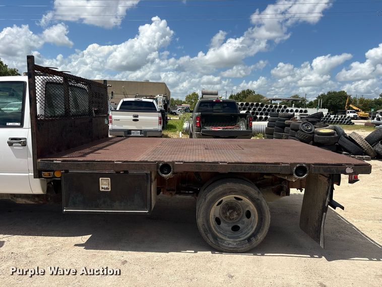 image for item EU0843 1998 Chevrolet C3500 flatbed truck