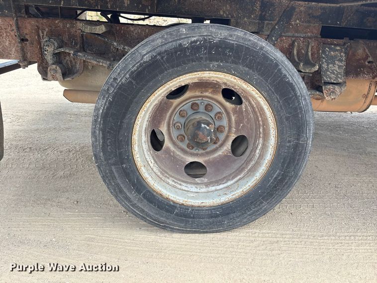 image for item EU0843 1998 Chevrolet C3500 flatbed truck