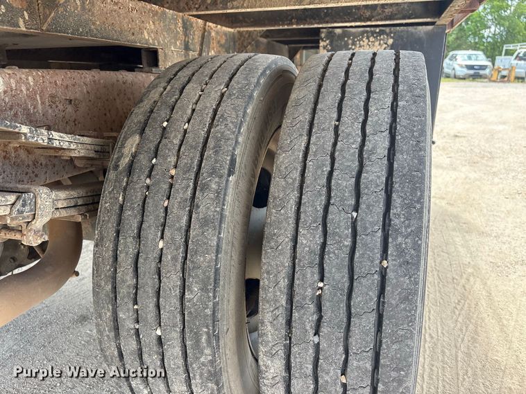 image for item EU0843 1998 Chevrolet C3500 flatbed truck