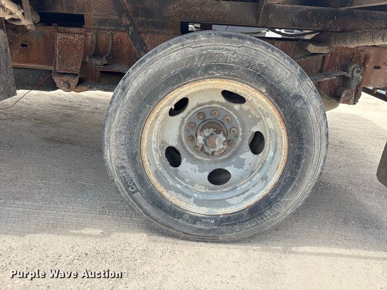 image for item EU0843 1998 Chevrolet C3500 flatbed truck