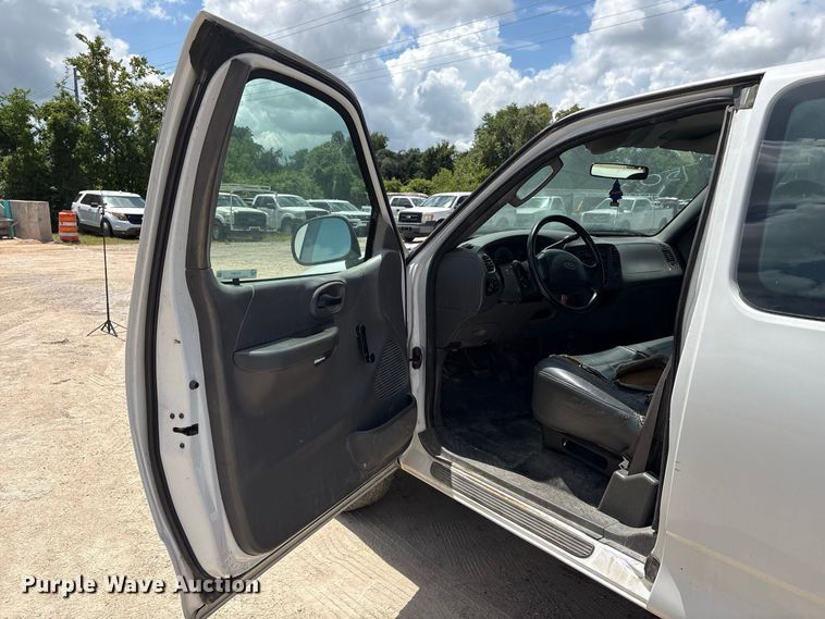 image for item EU0847 2004 Ford F-150 Heritage Ext. Cab pickup truck