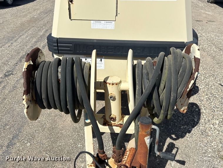 image for item EU0854 1998 Ingersoll Rand P185WJD air compressor