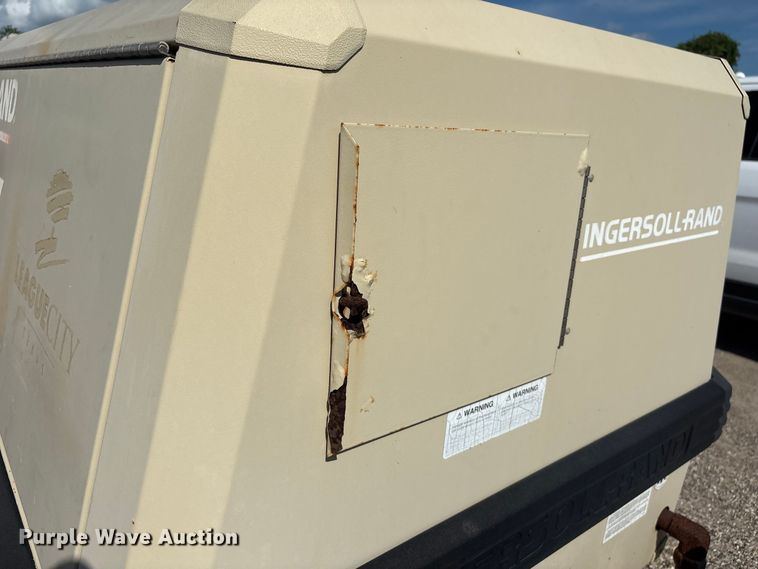 image for item EU0854 1998 Ingersoll Rand P185WJD air compressor