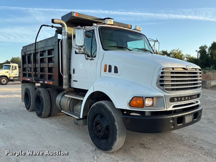 image for item EU0856 2003 Sterling L8500 dump truck